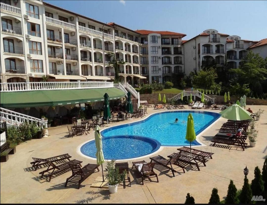 Triumph Holiday Village Szveti Vlasz Kültér fotó
