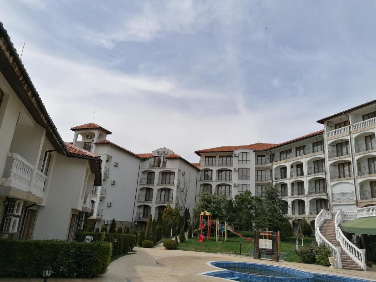 Triumph Holiday Village Szveti Vlasz Kültér fotó